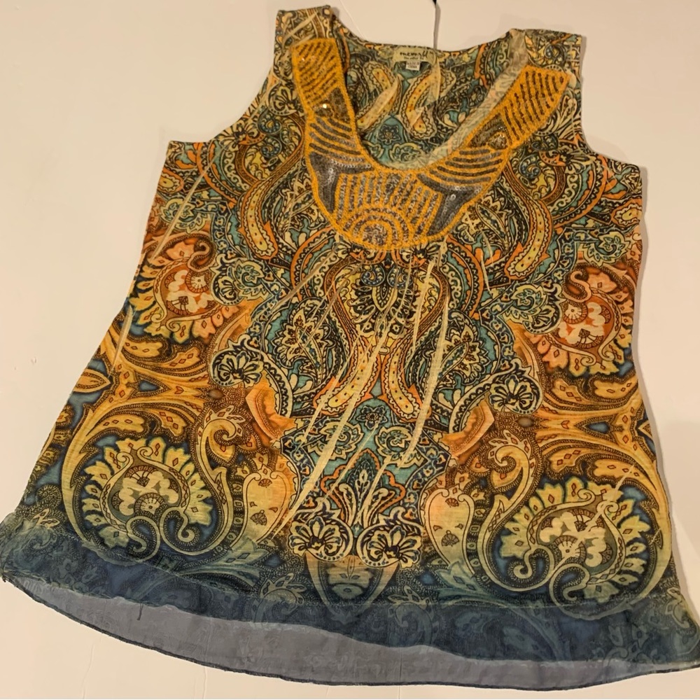 One World/Medium/sleeveless blouse